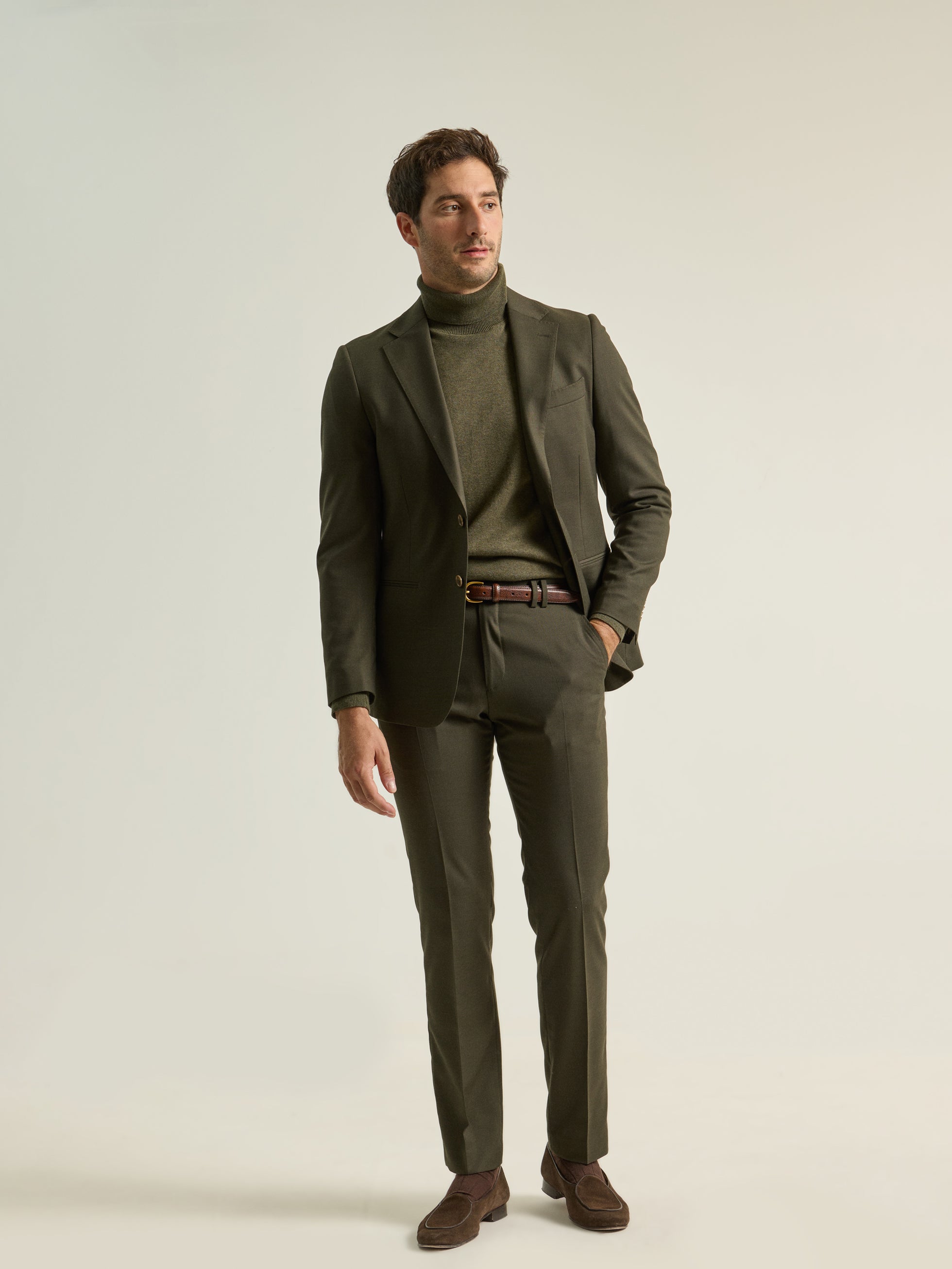 TRAJE MIL PUNTOS VERDE KHAKI