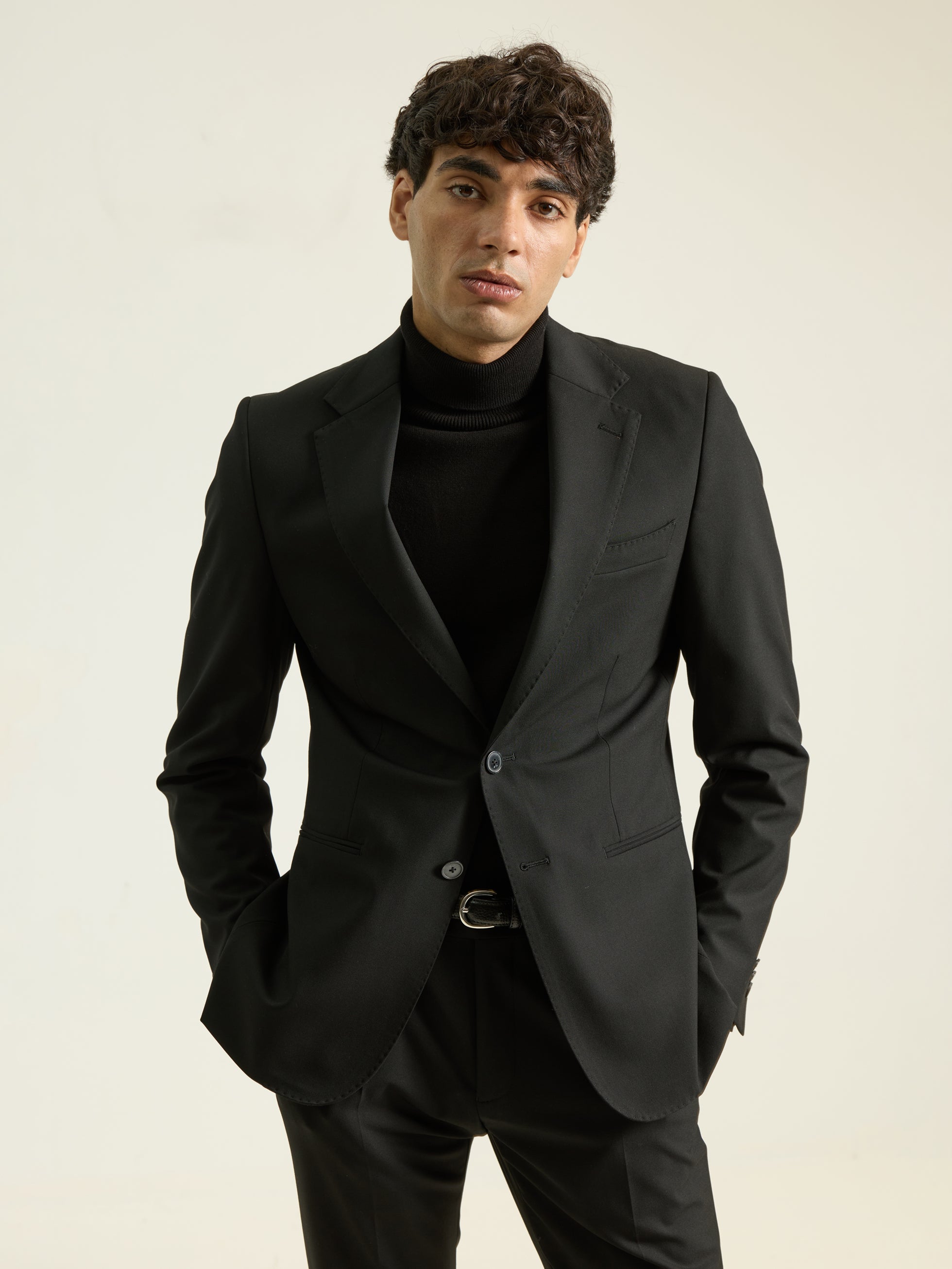 TRAJE LISO NEGRO