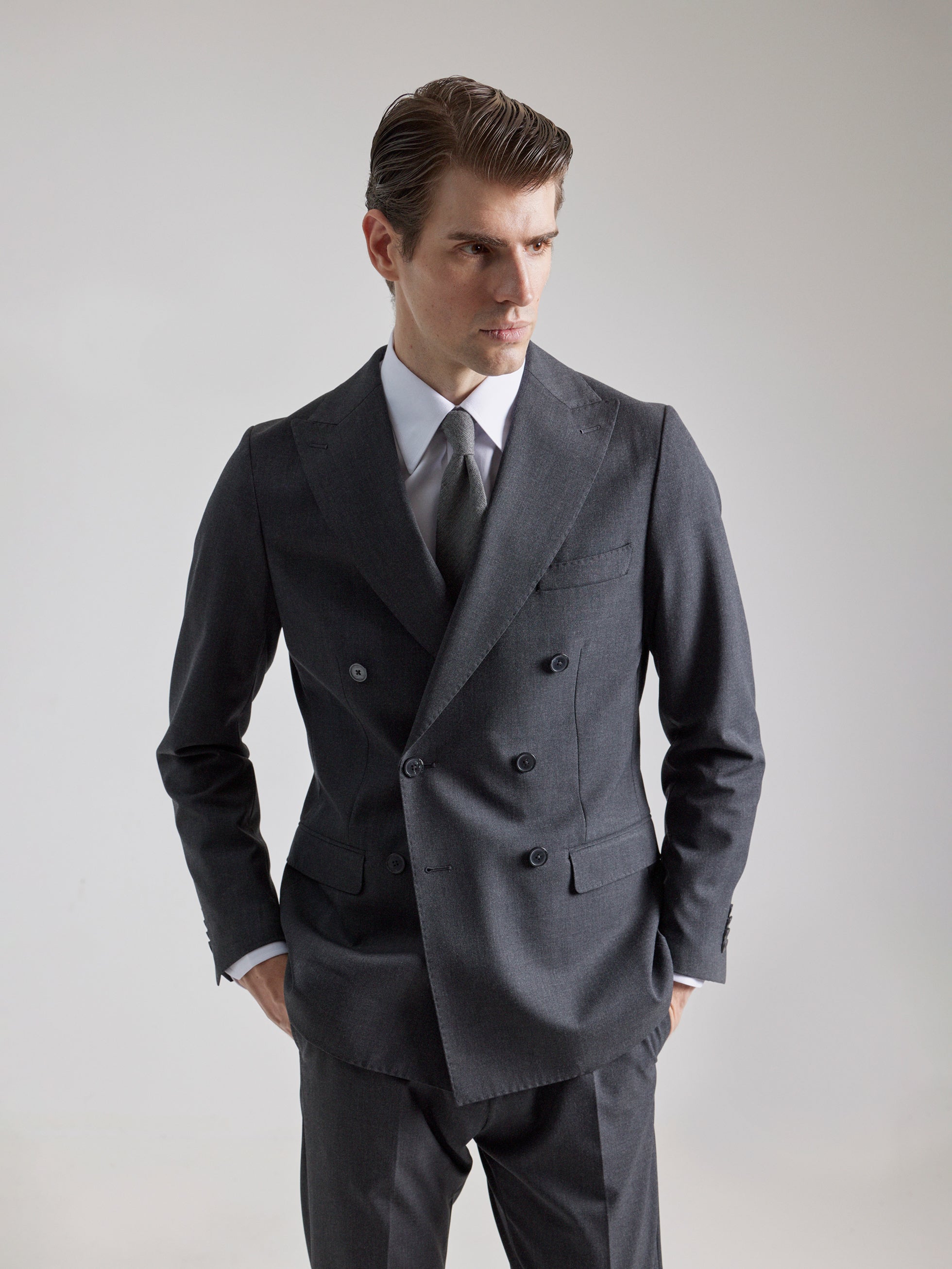 DARK GREY DOUBLE-BREASTED SUIT